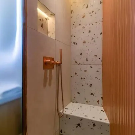 Jardin - Jacuzzi - En Parigi