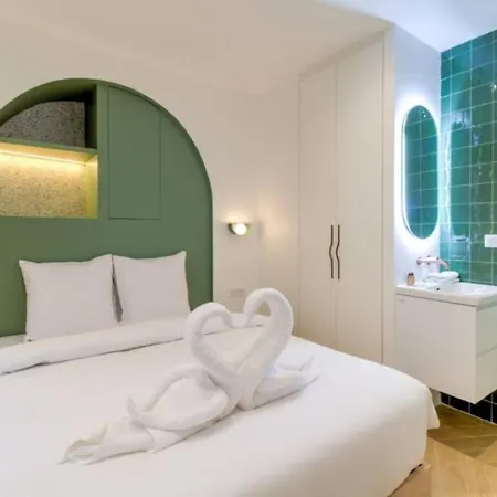Jardin - Jacuzzi - En Parigi